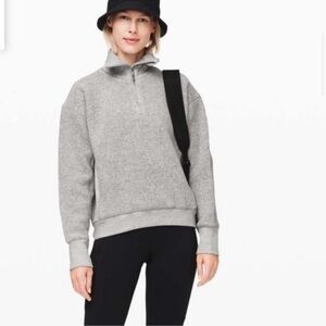 Lululemon oh so Sherpa half zip grey Sherpa size 10. Excellent condition.